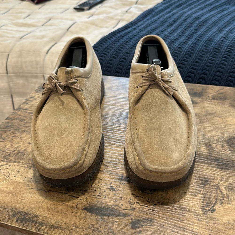Clark’s Wallabee Maple Suede sz 9